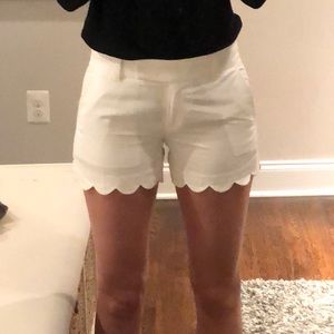 White scalloped jcrew linen shorts